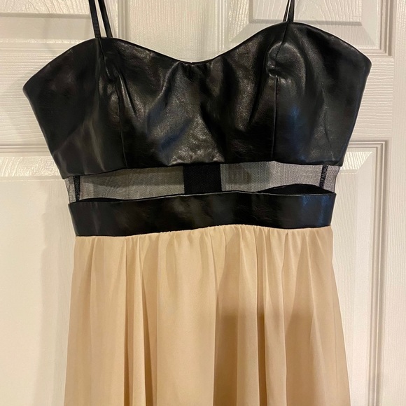 Dress - Picture 6 of 9